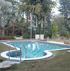 5 Bedroom Resort With Pool. photos Exterior