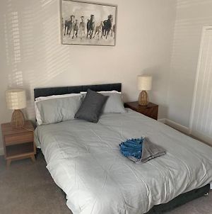 Beautiful Room In Apartment Near Town Centre photos Exterior