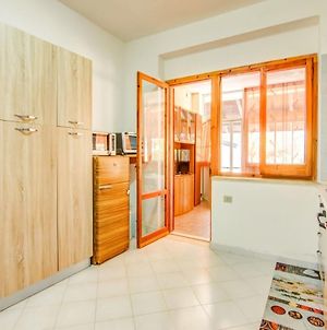 Snug Apartment In Isola Capo Rizzuto With Garden photos Exterior