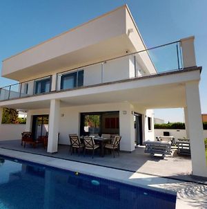 Luxury Modern & Sunny Villa photos Exterior