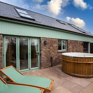 Luxury Cottage With Hot Tub In The Forest Of Dean photos Exterior