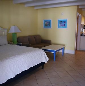 Island Inn Of Atlantic Beach - King Suite Unit 306 photos Exterior