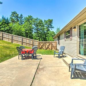 Sunny Wisconsin Dells Apt With Deck And Fire Pit! photos Exterior