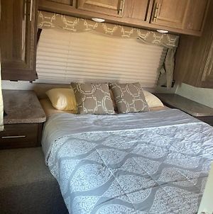 Rv1 Wonderful Rv In The Heart Of Moval Private Freeparking Netflix photos Exterior