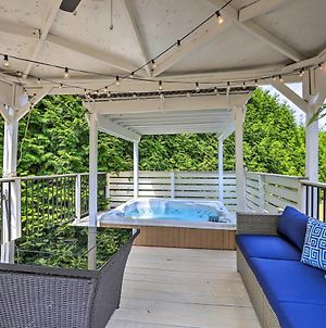 Beautiful Hampton Home With Gazebo And Backyard! photos Exterior