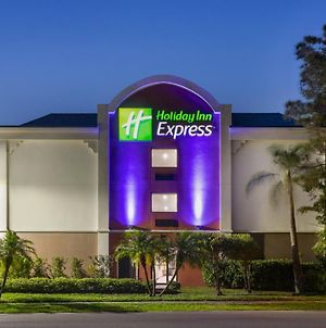 Holiday Inn Express Vero Beach-West, An Ihg Hotel photos Exterior