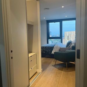 En-Suite Double Bedroom In 2Bedrooms Sharing Apartment photos Exterior