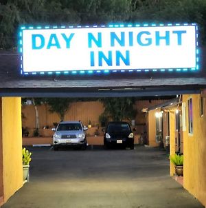 Day N Night Inn photos Exterior