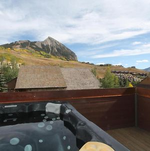Incredible 4 Bedroom Villa Walking Distance To Slopes Hot Tub photos Exterior