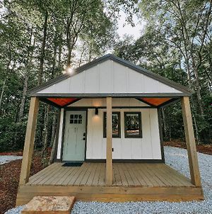 Adorable Studio Style Cabin Located Minutes From Lake Hartwell Cabin #1 photos Exterior