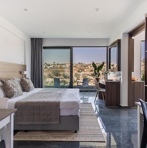 Superior One-Bedroom Apartment With Balcony photos Exterior