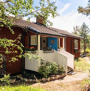 Authentic Swedish Family Home On The Archipelago photos Exterior