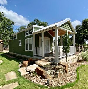 Lovely Tiny Home Just 4 Miles To Downtown photos Exterior