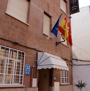 Hotel Cuatro Canos photos Exterior