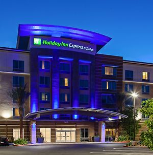 Holiday Inn Express & Suites Anaheim Resort Area photos Exterior