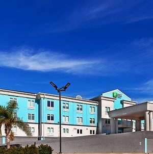 Holiday Inn Express & Suites Port Lavaca photos Exterior
