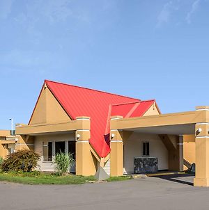 Econo Lodge Inn & Suites photos Exterior