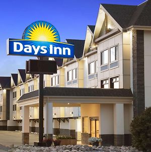 Days Inn By Wyndham Calgary Northwest photos Exterior