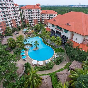 Holiday Inn Resort Batam, An Ihg Hotel photos Exterior
