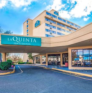 La Quinta Inn & Suites Secaucus photos Exterior