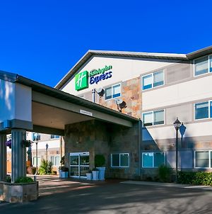 Holiday Inn Express & Suites Everett photos Exterior