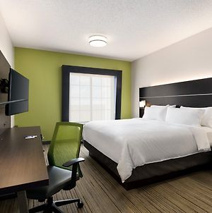 Holiday Inn Express & Suites Shawnee photos Exterior