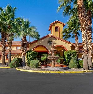 Quality Inn & Suites Goodyear - Phoenix West photos Exterior
