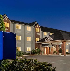 Microtel Inn & Suites By Wyndham Tifton photos Exterior