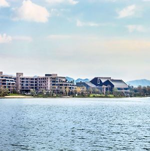Hilton Ningbo Dongqian Lake Resort photos Exterior