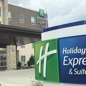 Holiday Inn Express & Suites Hannibal - Medical Center photos Exterior