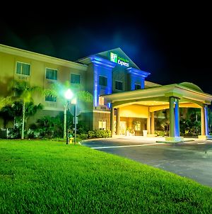 Holiday Inn Express Hotel & Suites Cocoa photos Exterior