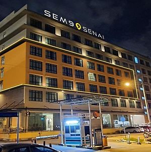 Sem9 Senai "Formerly Known As Perth Hotel" photos Exterior