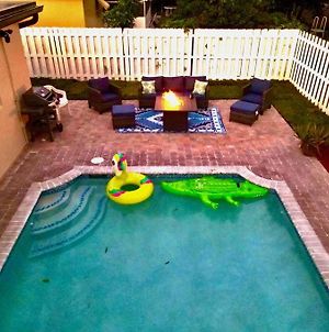 Home In West Palm Beach With Heated Pool photos Exterior
