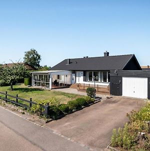 Modern Villa Close To Nature In Halmstad photos Exterior