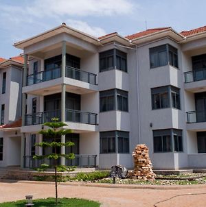 Century Lakeview Apartments - Jinja photos Exterior
