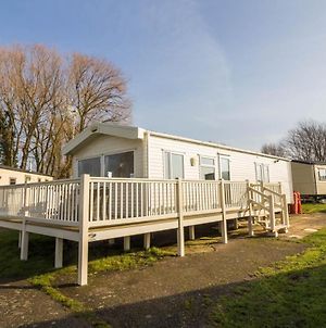 Caravan With Decking Wifi At Coopers Beach Holiday Park Ref 49012Cw photos Exterior