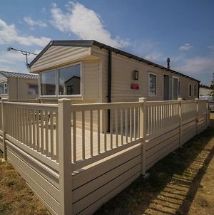 Lovely Caravan With Free Wifi And Decking At Suffolk Sands Park Ref 45031B photos Exterior