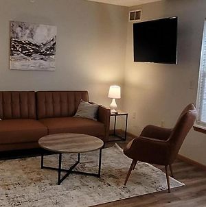 Spacious 2 Bedroom Newly Furnished Apartment Close To Rivian photos Exterior