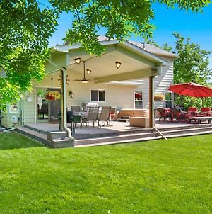 Parkside Gardens With Shady Private Yard & Hot Tub! photos Exterior
