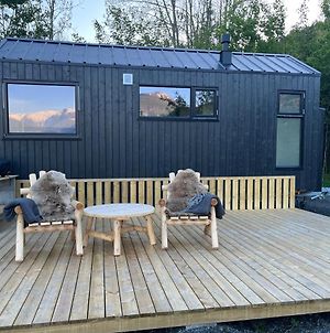Stryn Micro Cabins: Fjord & Fjellutsikt - Hytte 2 photos Exterior