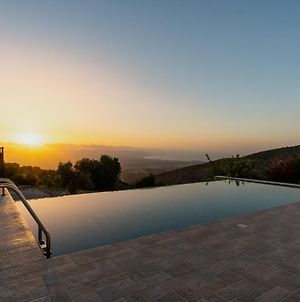 Vacation Villa With Infinity Pool, Terraces, And Stunning Views All Yours photos Exterior