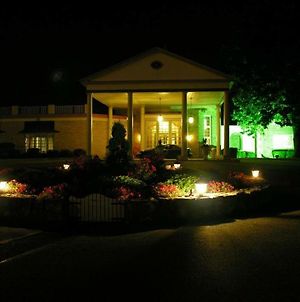 Hotel Carlisle & Embers Convention Center photos Exterior