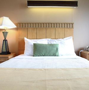 Bedtime Inn & Suites photos Room