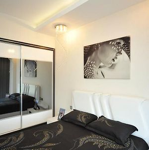 Luxury Apartment In Azura Park Residence photos Room