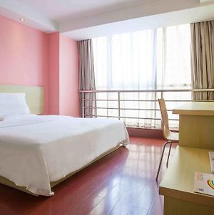 7Days Inn Luohe Jiaotong Road Branch photos Room