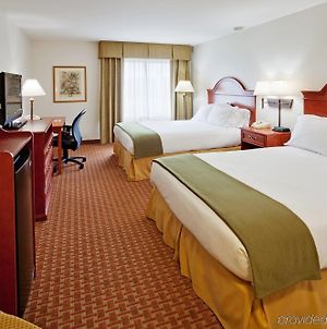 Holiday Inn Express Hotel & Suites Frackville photos Room