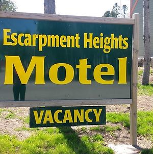 Escarpment Heights Motel photos Exterior