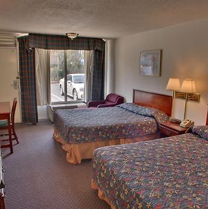 Budgetel Inn And Suites Cartersville photos Room