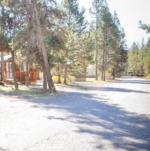 Bend-Sunriver Camping Resort Two-Bedroom Cabin 5 photos Exterior