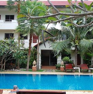 Sirikarn Residence & Luxury Apartments photos Exterior